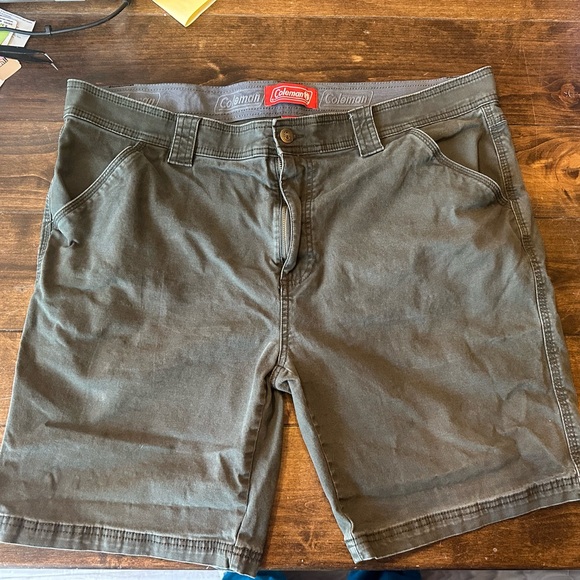 Coleman Other - Coleman Men's Olive Cargo Shorts